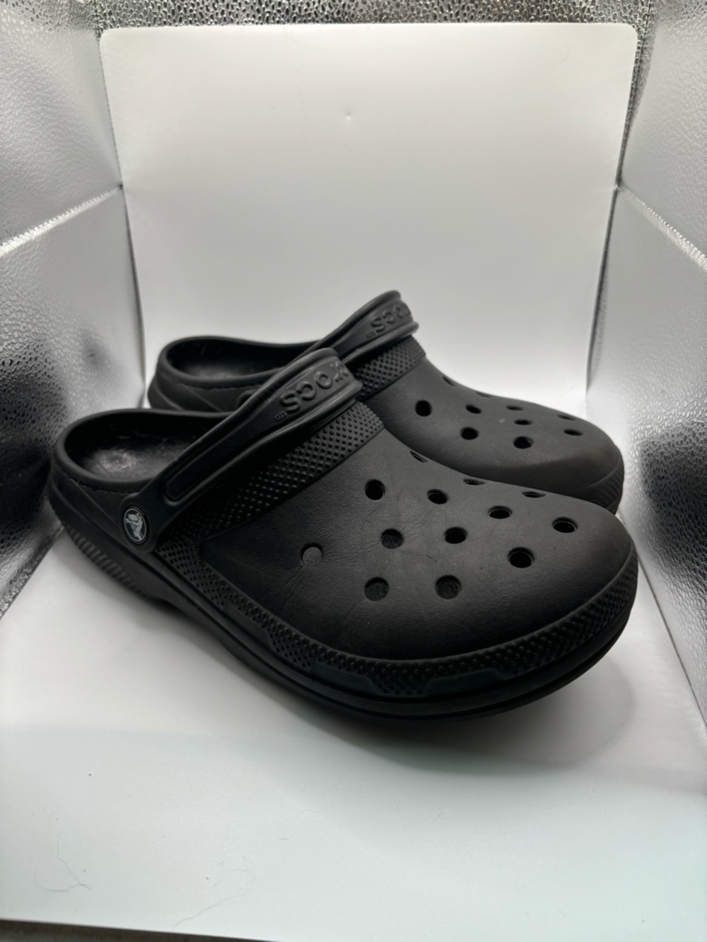 Black crocs classic clog